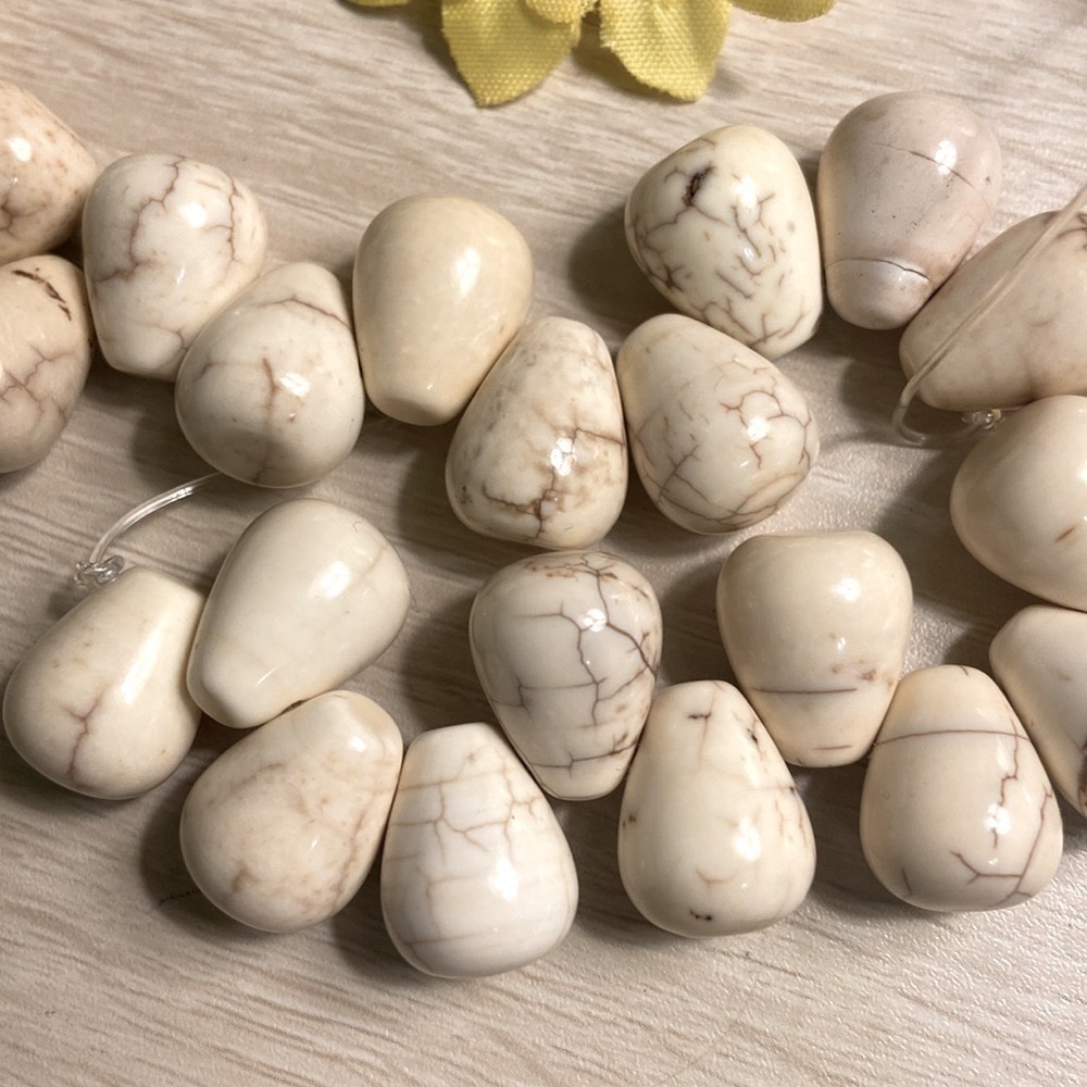 Howlite Strand - Picture 5 of 5